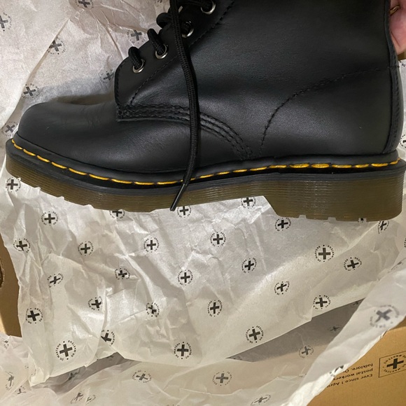 Dr.Martens 1460 Nappa 8-eye smooth leather lace up boots - Picture 8 of 10